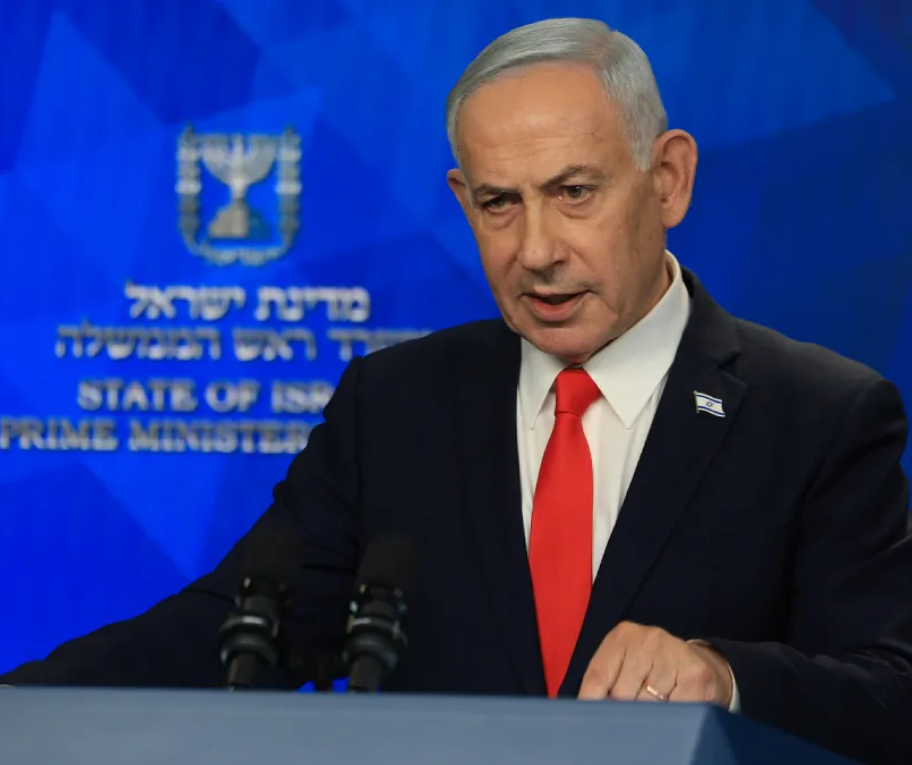 The prime minister of Israel,Benjamin Netanyahu,  told US media that the co-pilot of the flydubai flight who attacked is being questioned and has been told that he has been "radical Islamist indoctrinated." 